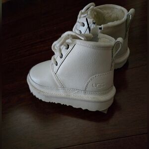 UGG Toddler Kids Cream Lace-Up Boots With Zipper Size 8